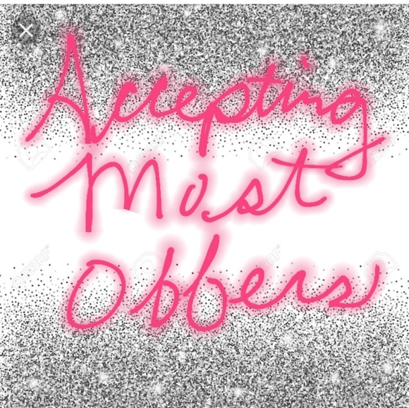 5⭐ Rated Beautiful Princess Cut Engagement Ring - Picture 6 of 6